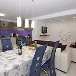 Alet Póla